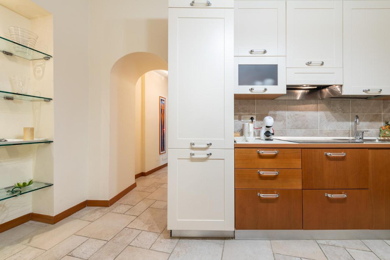 Le Dame Di Castello - Iun Q2444 Apartment Каляри Екстериор снимка