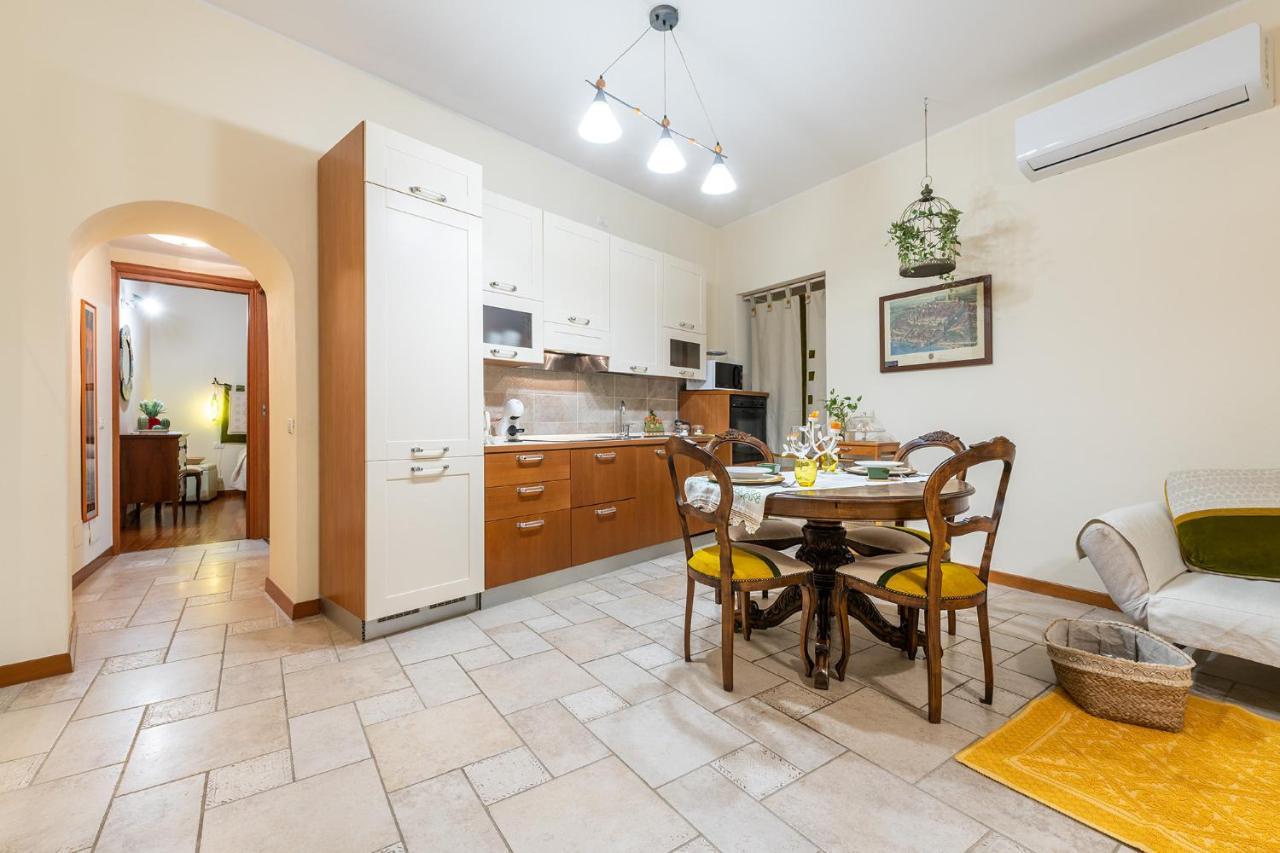 Le Dame Di Castello - Iun Q2444 Apartment Каляри Екстериор снимка