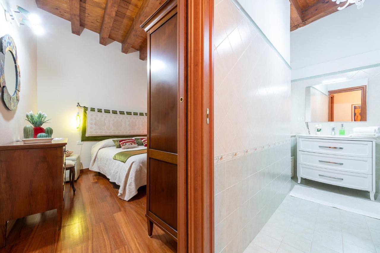 Le Dame Di Castello - Iun Q2444 Apartment Каляри Екстериор снимка